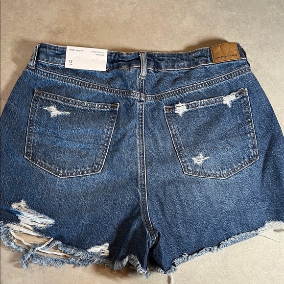 New American Eagle MOM Jean Distressed Denim Shorts. Size 12. Stretch Waist - Picture 10 of 10